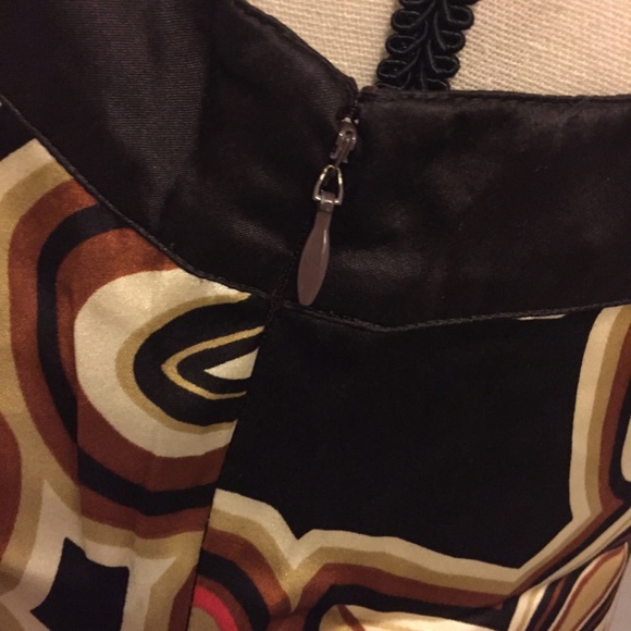 ARDEN B. SILK Flower Print Criss-Cross Halter Top - Picture 4 of 6